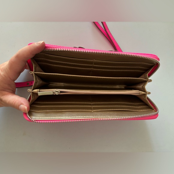 ANNE KLEIN - NWOT neon pink wrist wallet with cute bow detail - Picture 2 of 3